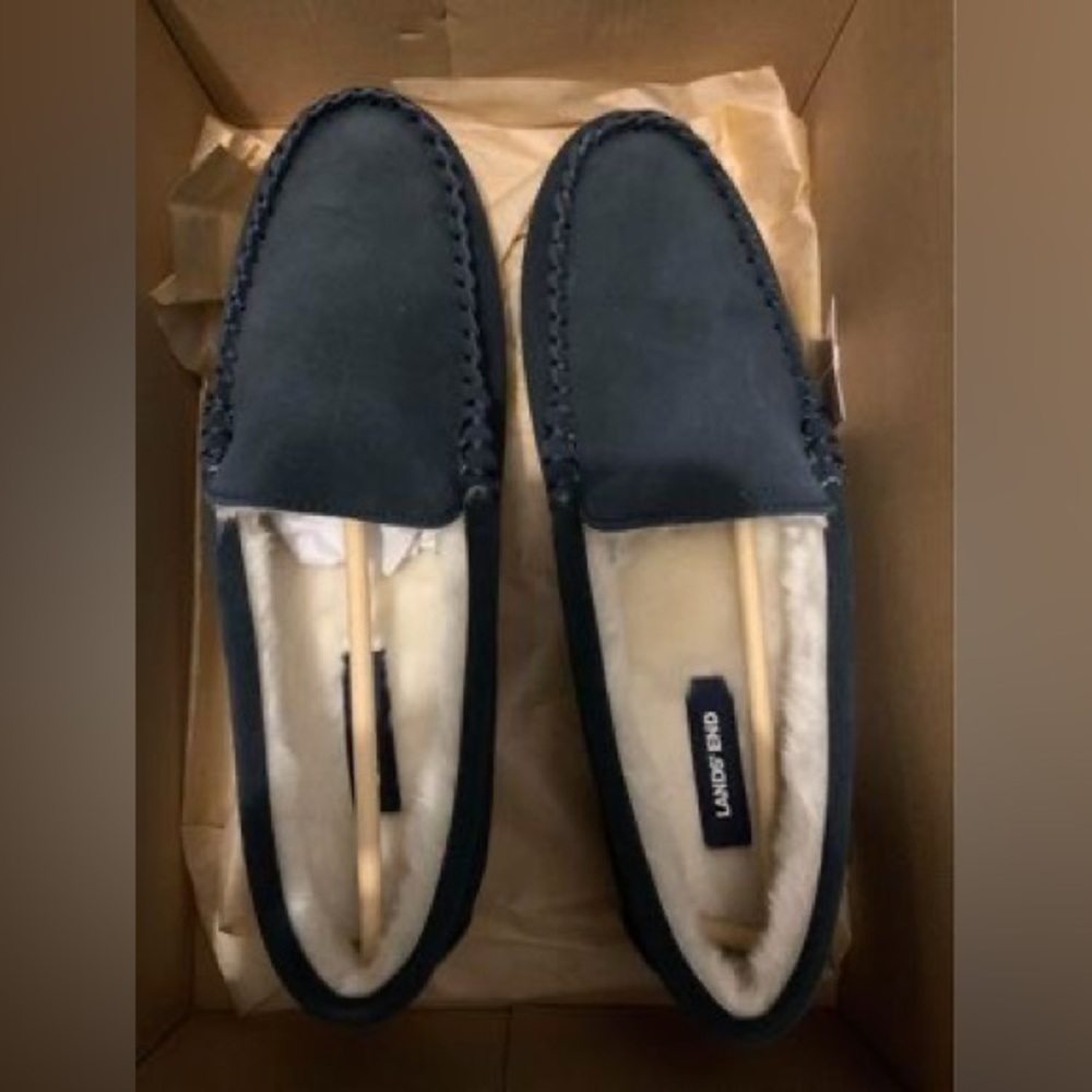 LANDS END *genuine* Suede Moccasin Slippers